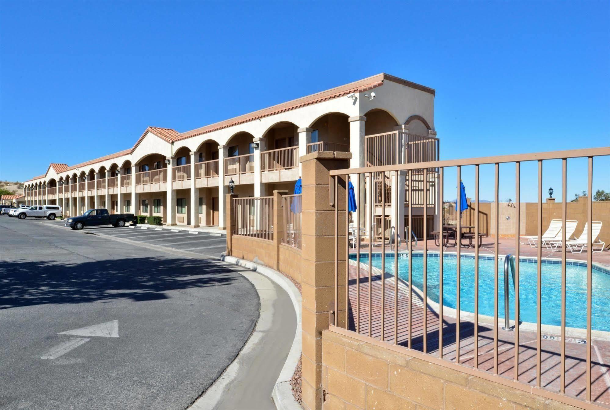 Starlight Inn & Suites Motel 29 Palms Joshua Tree National Park Twentynine Palms Exterior photo